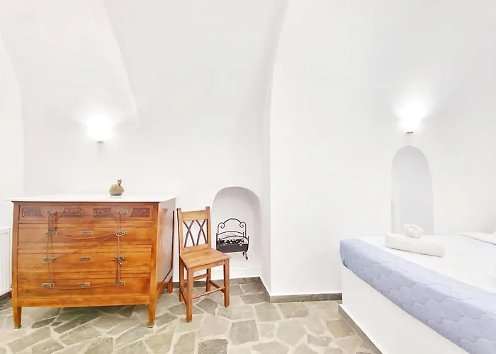 Karpimo Vineyard Villa With Heated Pool