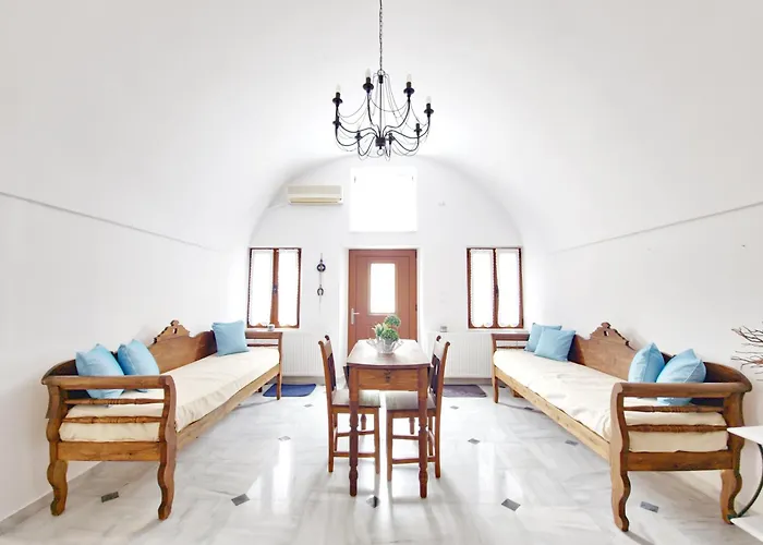 Karpimo Vineyard Villa With Heated Pool