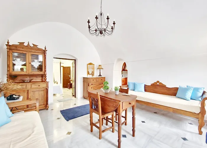 Karpimo Vineyard Villa With Heated Pool